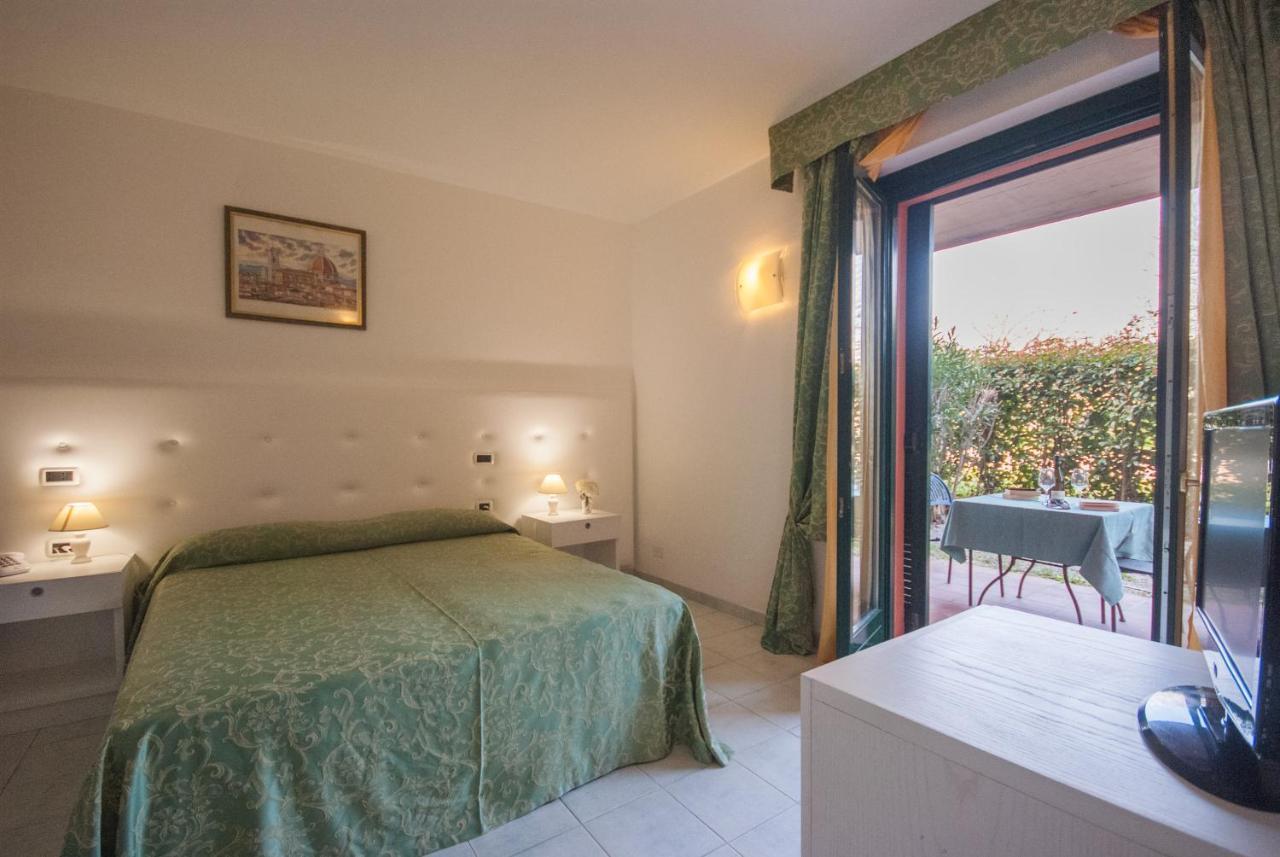 פורטופראיו Hotel Residence Villa San Giovanni מראה חיצוני תמונה